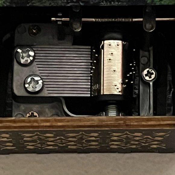 Totoro Hand Crank Wooden Music Box Studio Ghibli Anime Musical Music - Picture 3 of 9